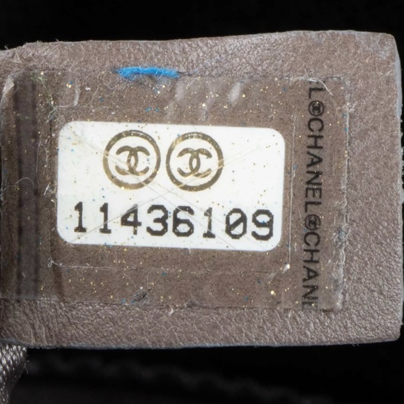 CHANEL Black Lambskin CC Chain Shoulder Bag - Picture 6 of 8